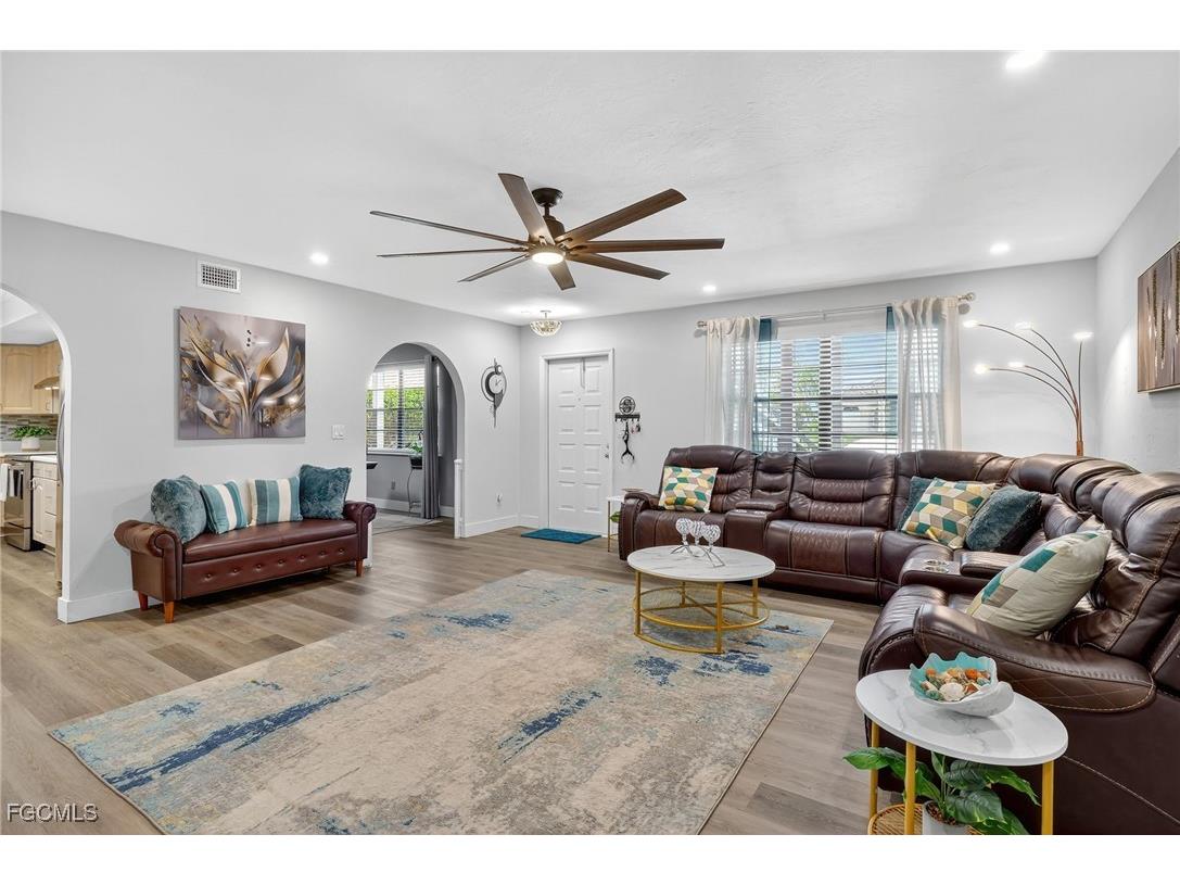 1303 SW 16th Terrace #102 Cape Coral FL 33991 2025004095 image5