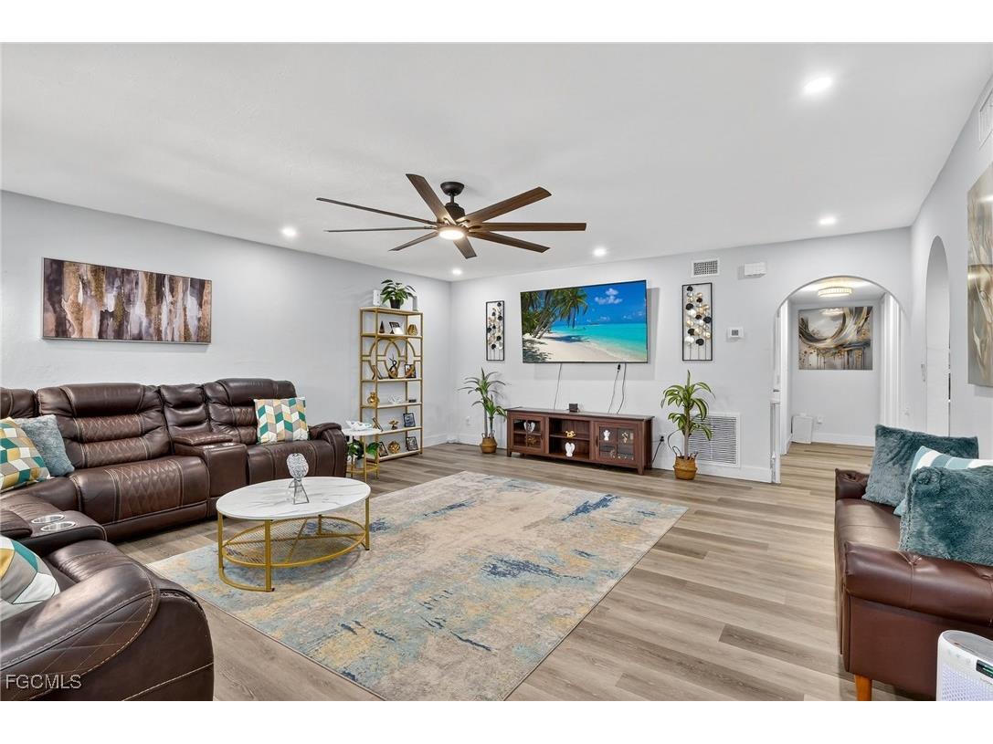 1303 SW 16th Terrace #102 Cape Coral FL 33991 2025004095 image6