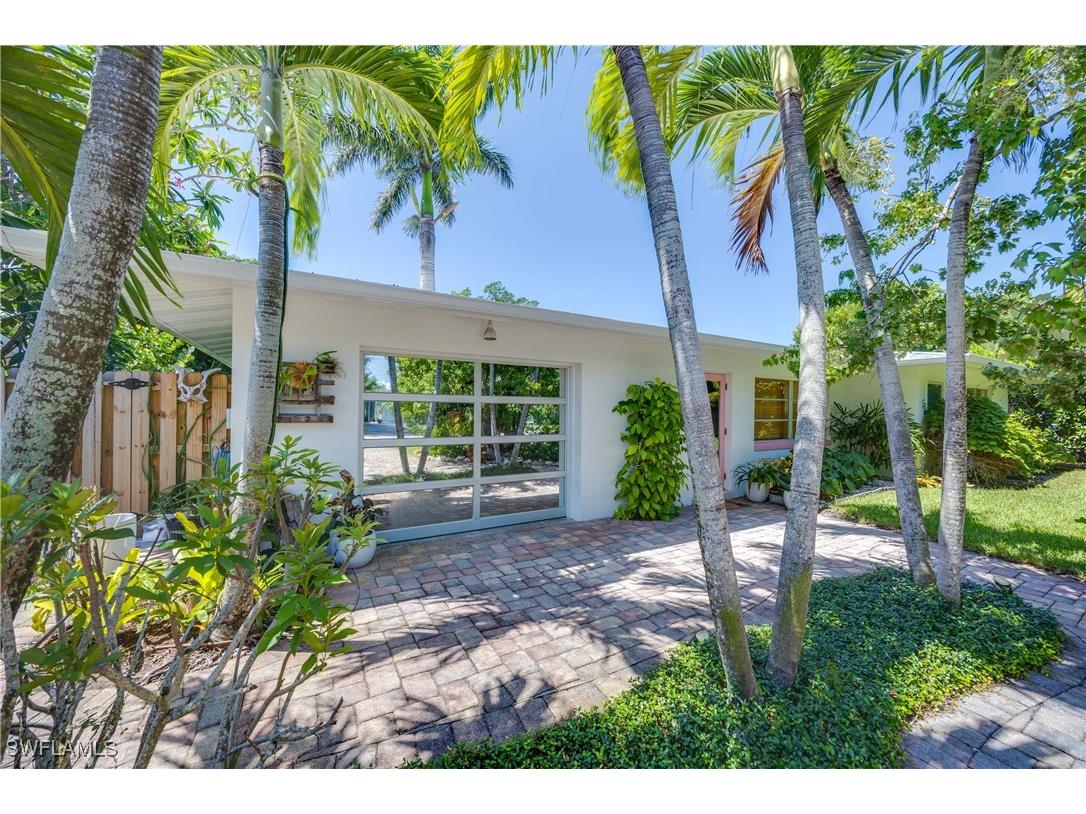 1304 Milano Drive Naples FL 34103 225065071 image2