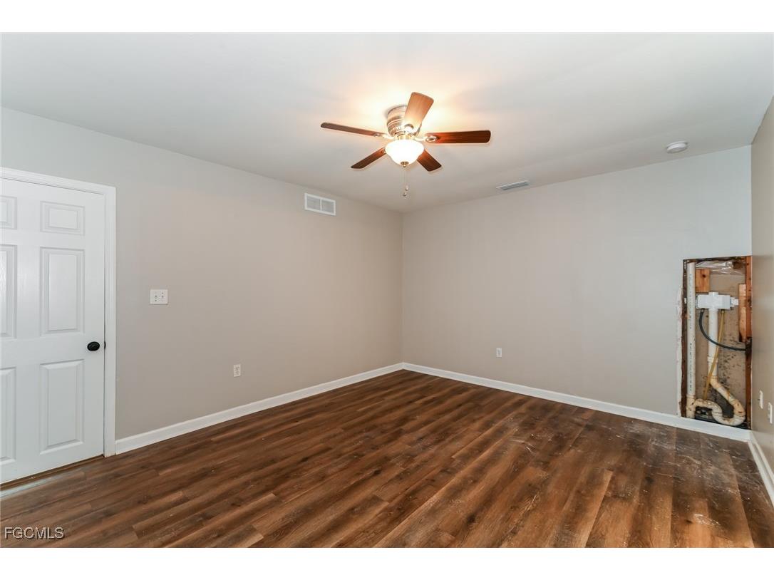 1304 SE 19th Street Cape Coral FL 33990 2025009126 image10