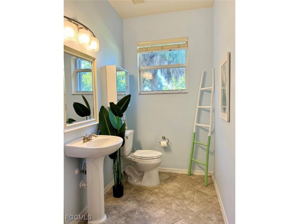 13042 Sail Away Street North Fort Myers FL 33903 2025021091 image34