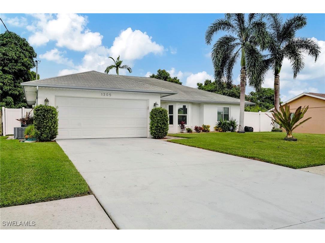 1305 Granada Boulevard Naples FL 34103 224066172 image1