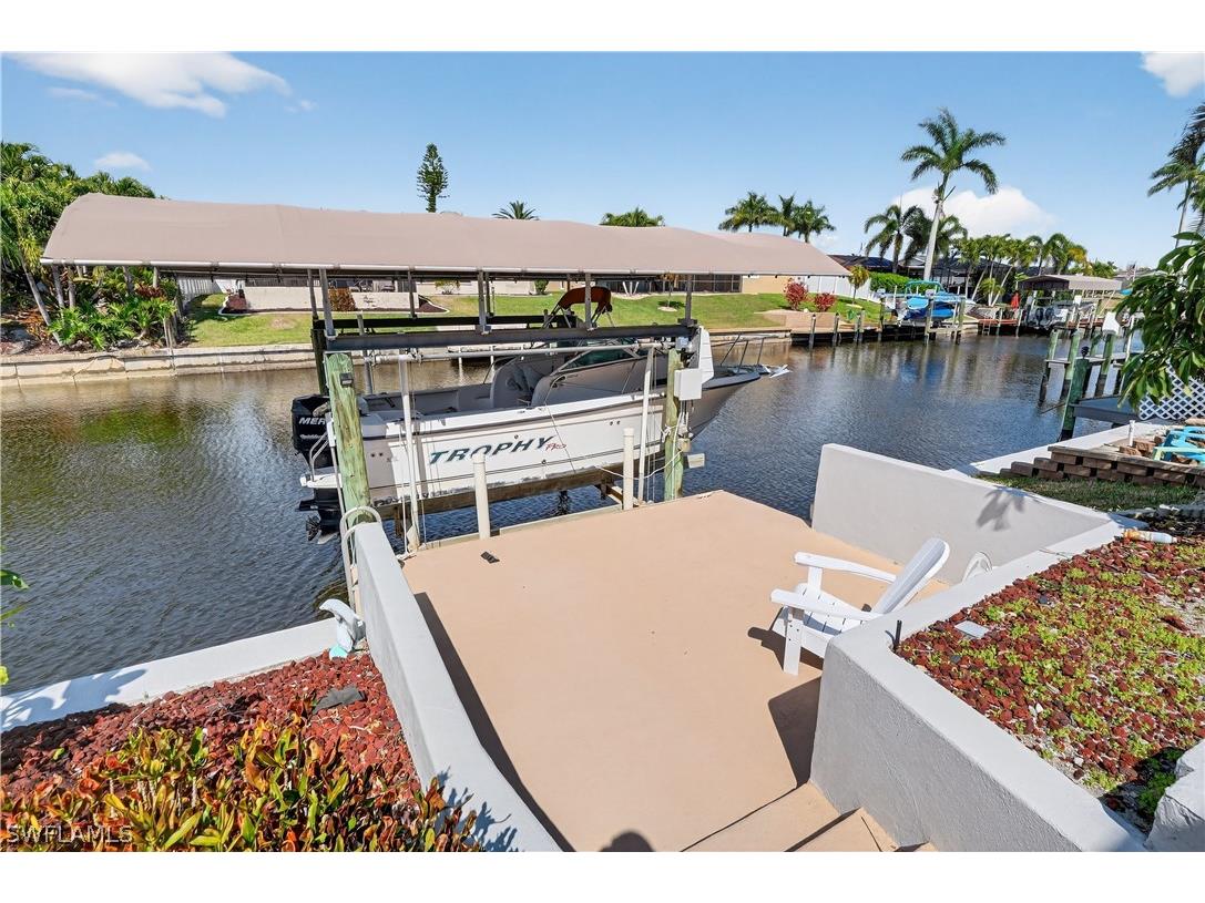 1305 SE 29th Terrace Cape Coral FL 33904 226008500 image2