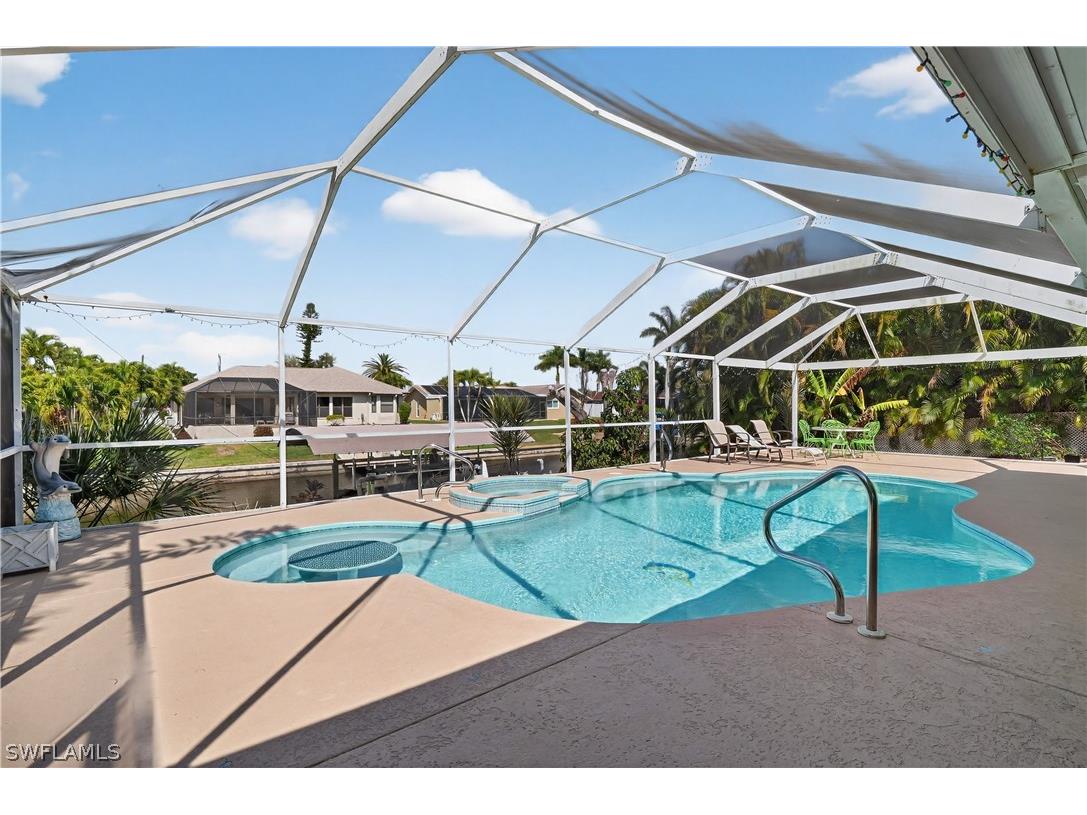 1305 SE 29th Terrace Cape Coral FL 33904 226008500 image3