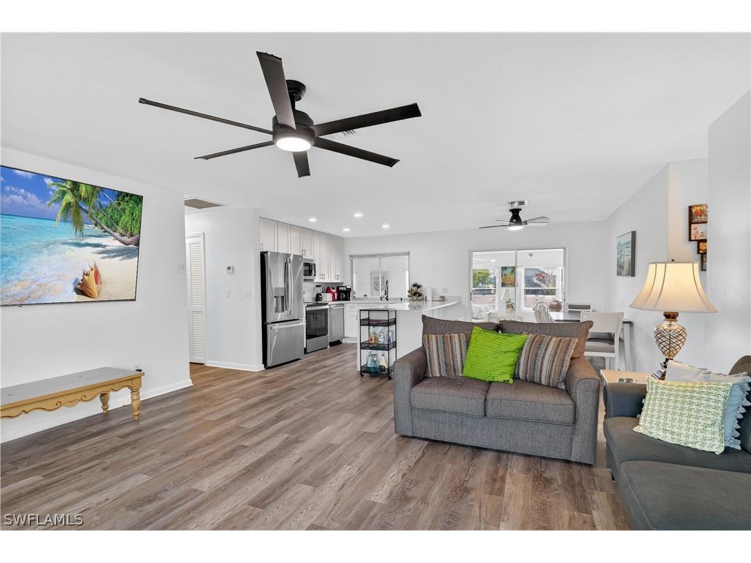 1305 SE 29th Terrace Cape Coral FL 33904 226008500 image6