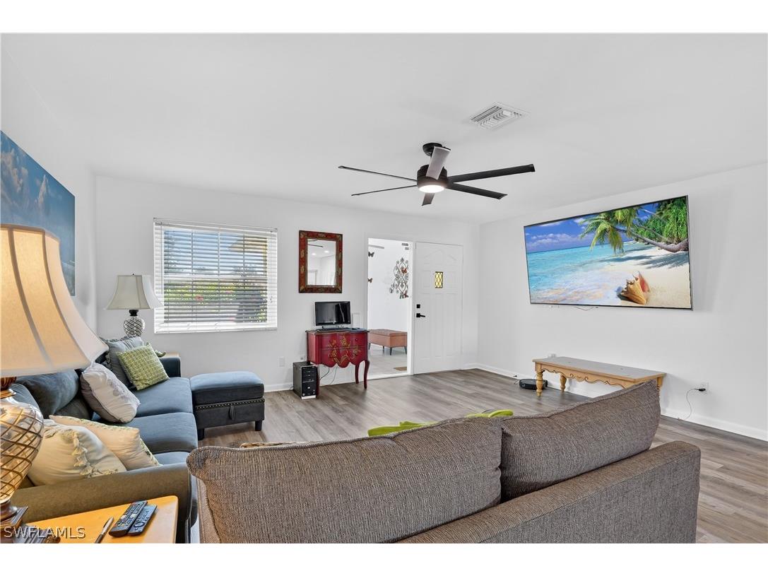 1305 SE 29th Terrace Cape Coral FL 33904 226008500 image7