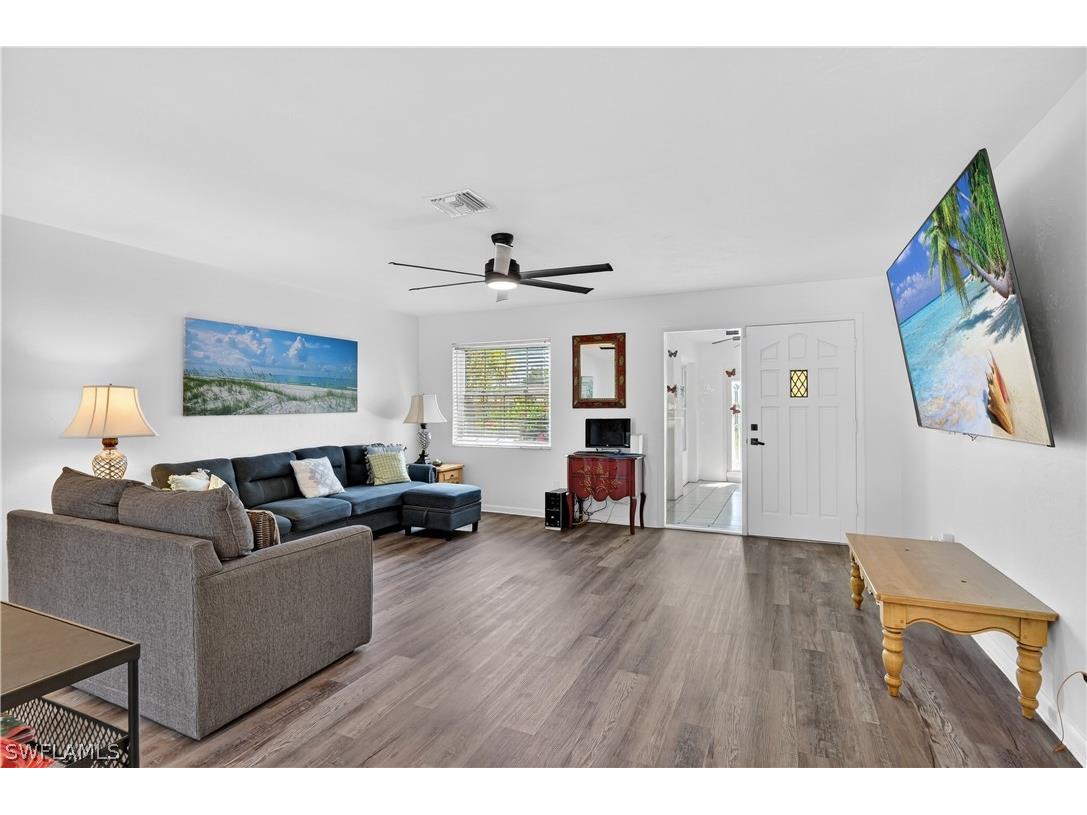 1305 SE 29th Terrace Cape Coral FL 33904 226008500 image8