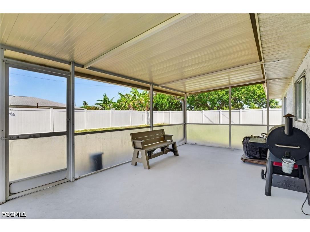 1305 SE 37th Terrace Cape Coral FL 33904 2026017834 image28
