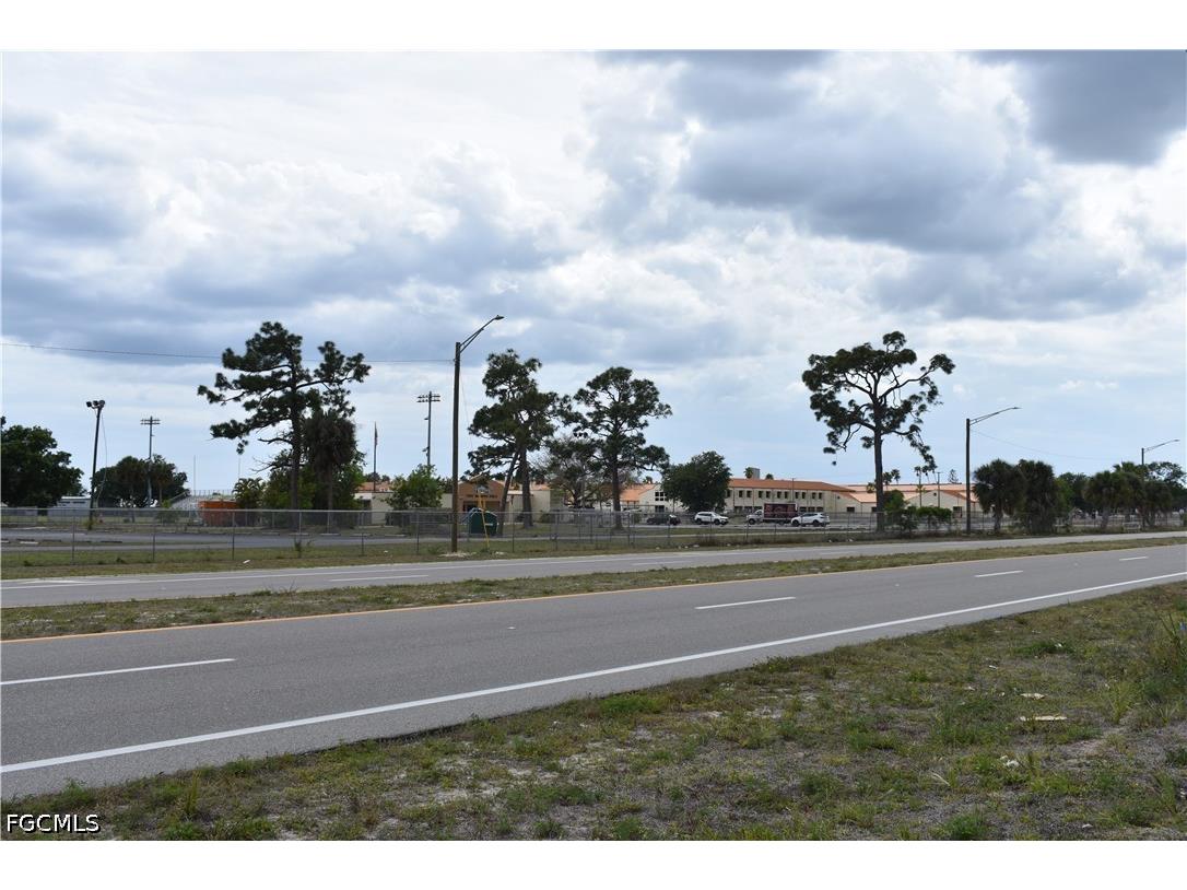1305 Tropicana Parkway W Cape Coral FL 33993 2026020811 image8