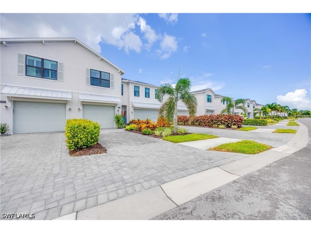 13058 Pembroke Drive Naples FL 34105 226012882 image4