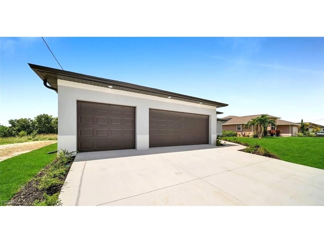 1306 NE 9th Avenue Cape Coral FL 33909 2026008565 image3