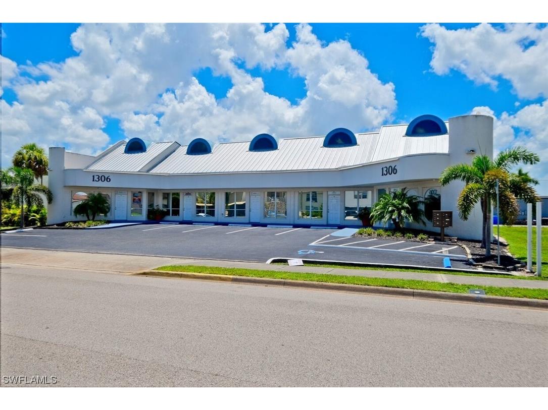 1306 SE 46th Lane Cape Coral FL 33904 224001352 image1