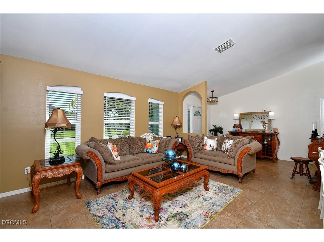 1306 SW 4th Place Cape Coral FL 33991 2025015204 image11
