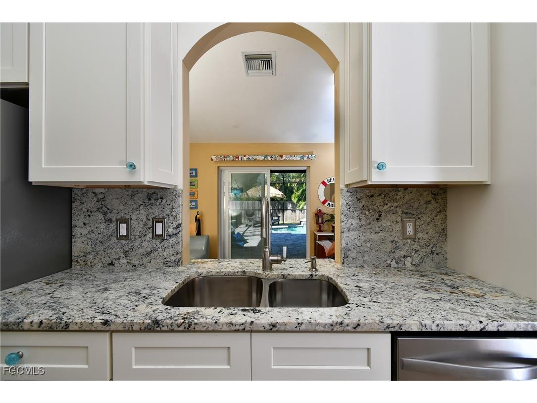 1306 SW 4th Place Cape Coral FL 33991 2025015204 image15