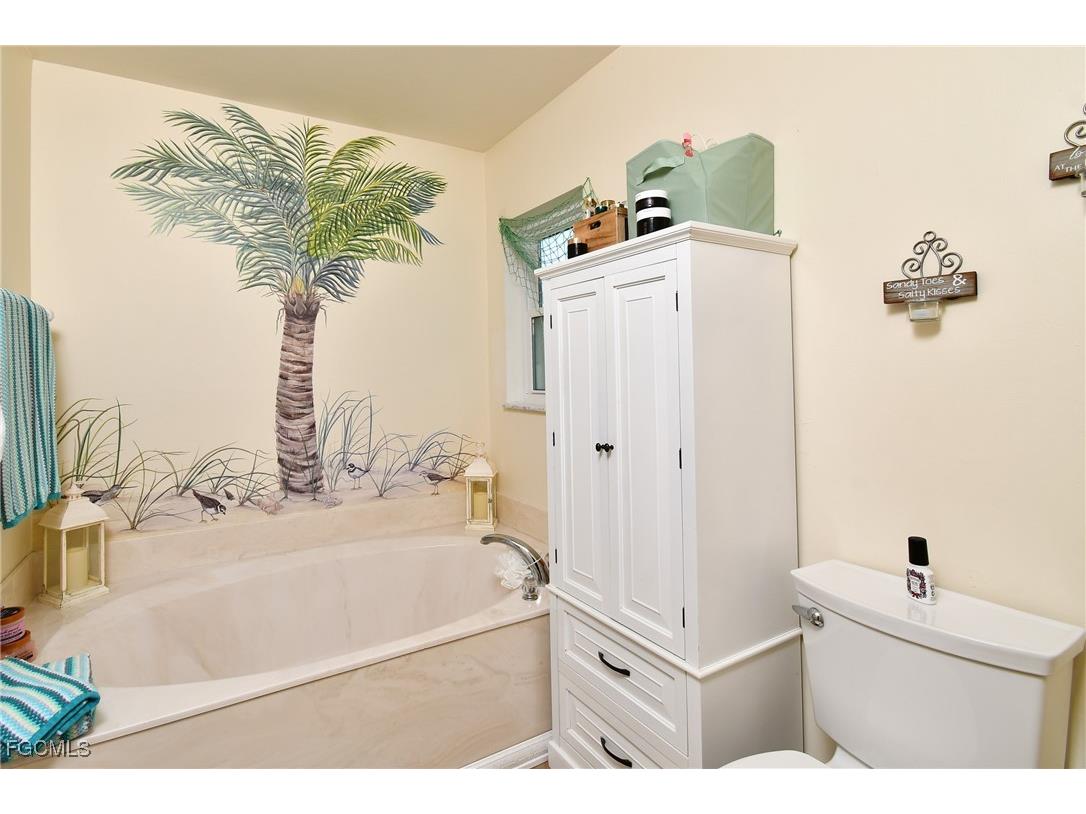 1306 SW 4th Place Cape Coral FL 33991 2025015204 image21