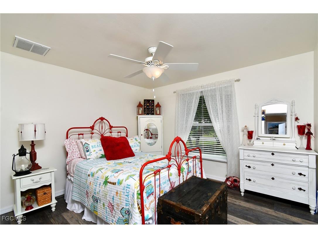 1306 SW 4th Place Cape Coral FL 33991 2025015204 image23