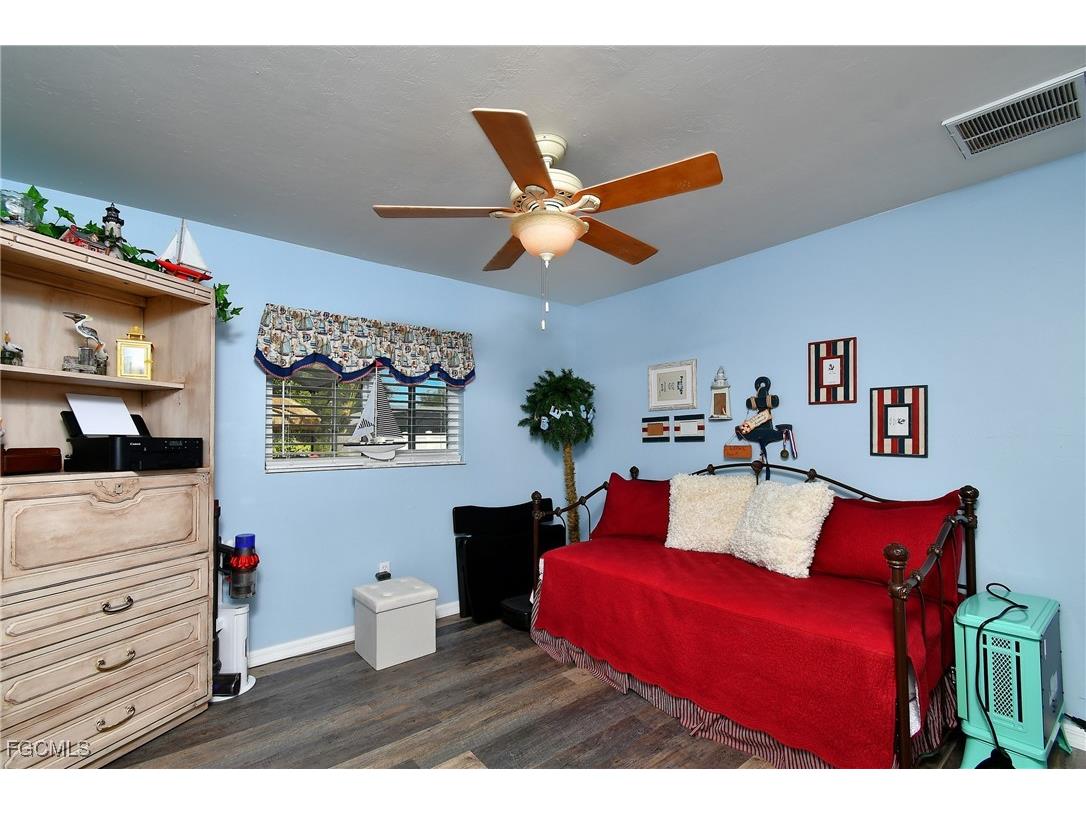 1306 SW 4th Place Cape Coral FL 33991 2025015204 image26