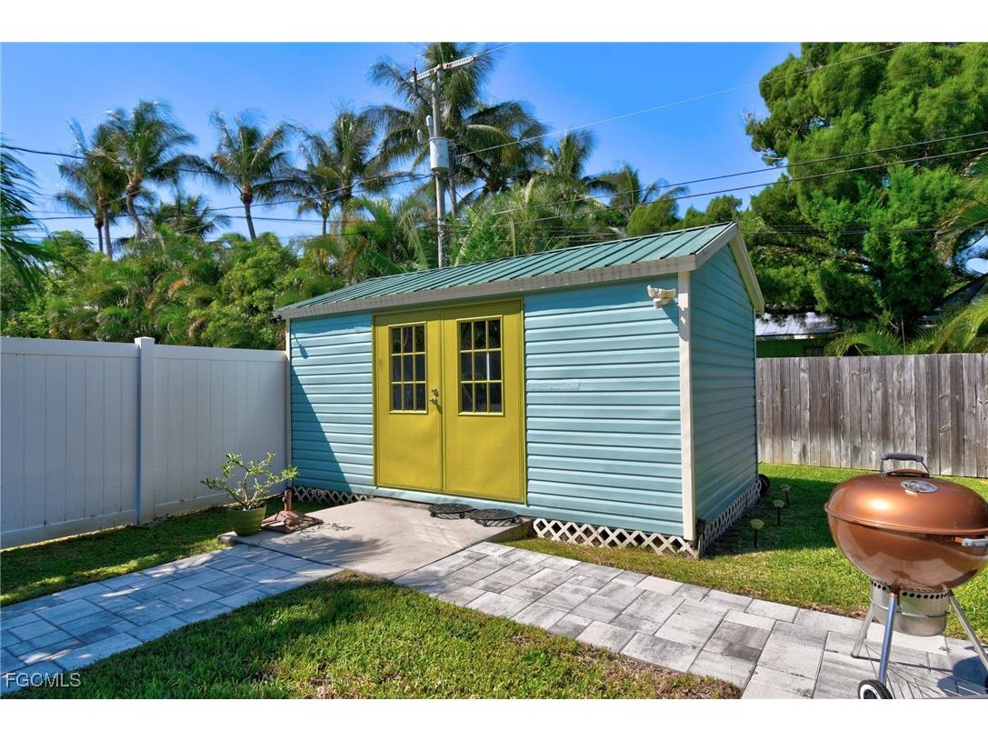 1306 SW 4th Place Cape Coral FL 33991 2025015204 image41