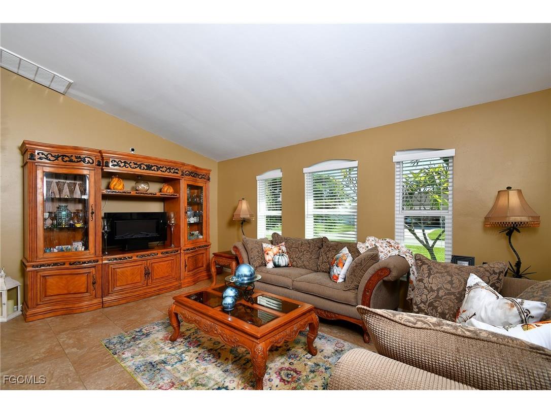 1306 SW 4th Place Cape Coral FL 33991 2025015204 image6