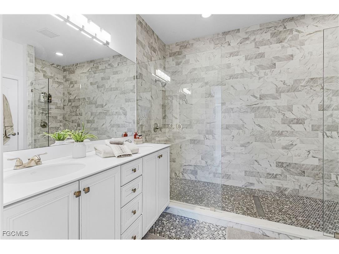 13060 Sail Away Street North Fort Myers FL 33903 2025018511 image21