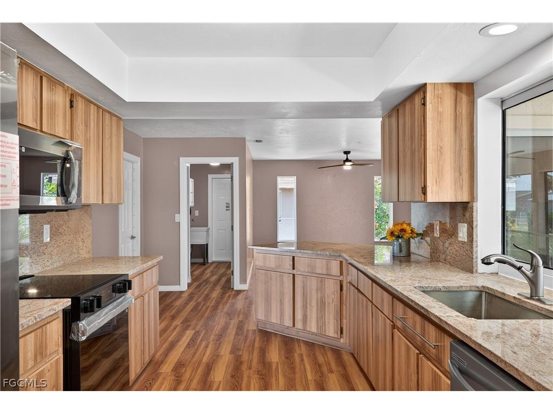 1308 SE 33rd Street Cape Coral FL 33904 2026009043 image6