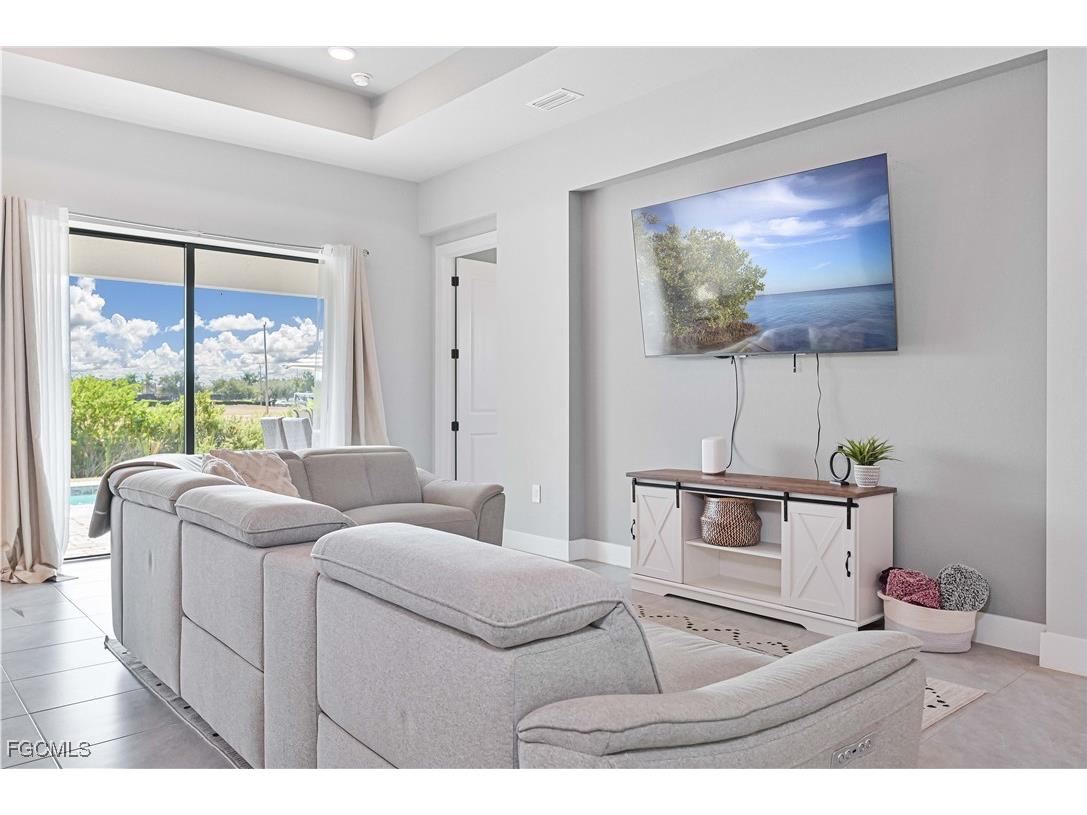 1308 SW 4th Lane Cape Coral FL 33991 2025020886 image13