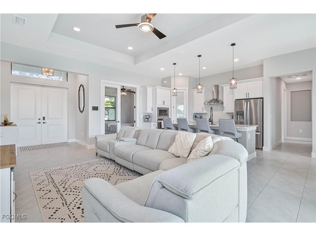 1308 SW 4th Lane Cape Coral FL 33991 2025020886 image2