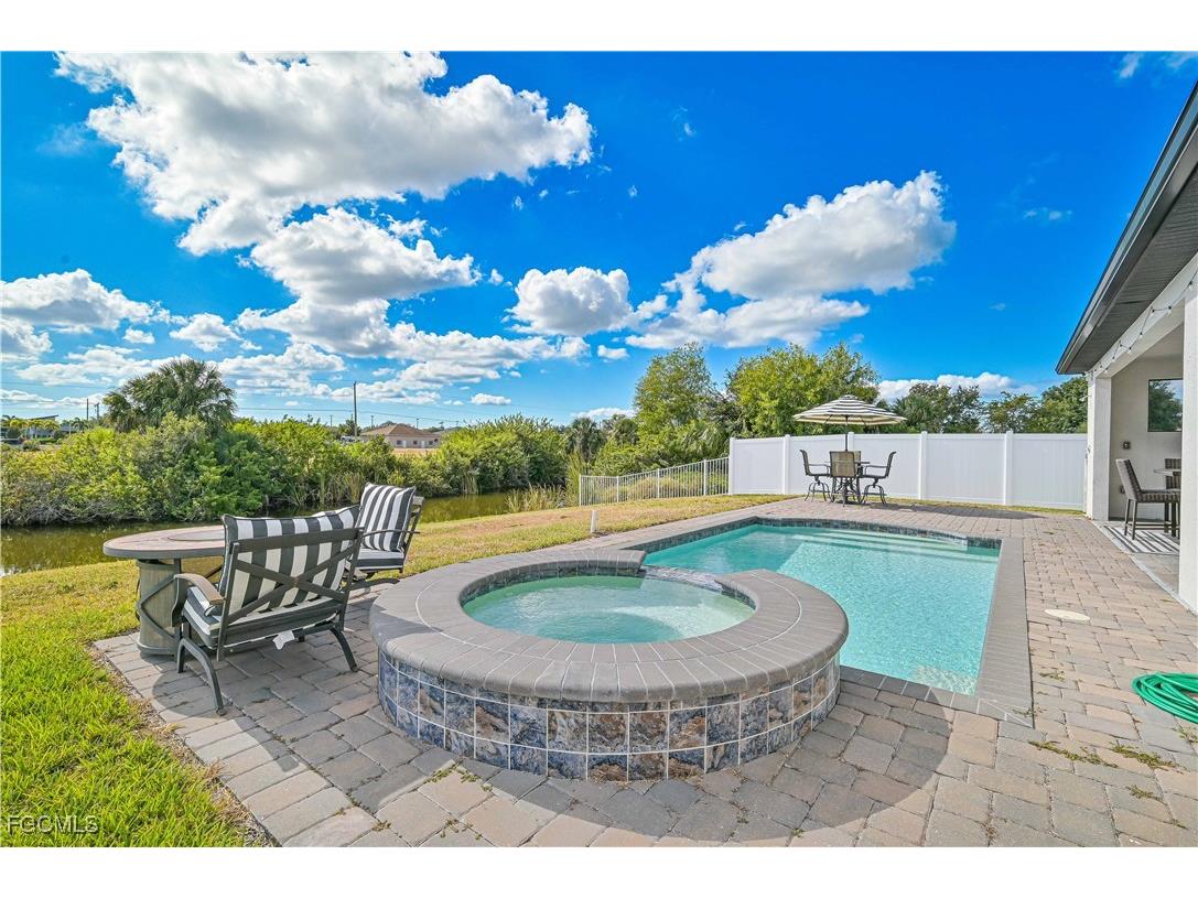 1308 SW 4th Lane Cape Coral FL 33991 2025020886 image9