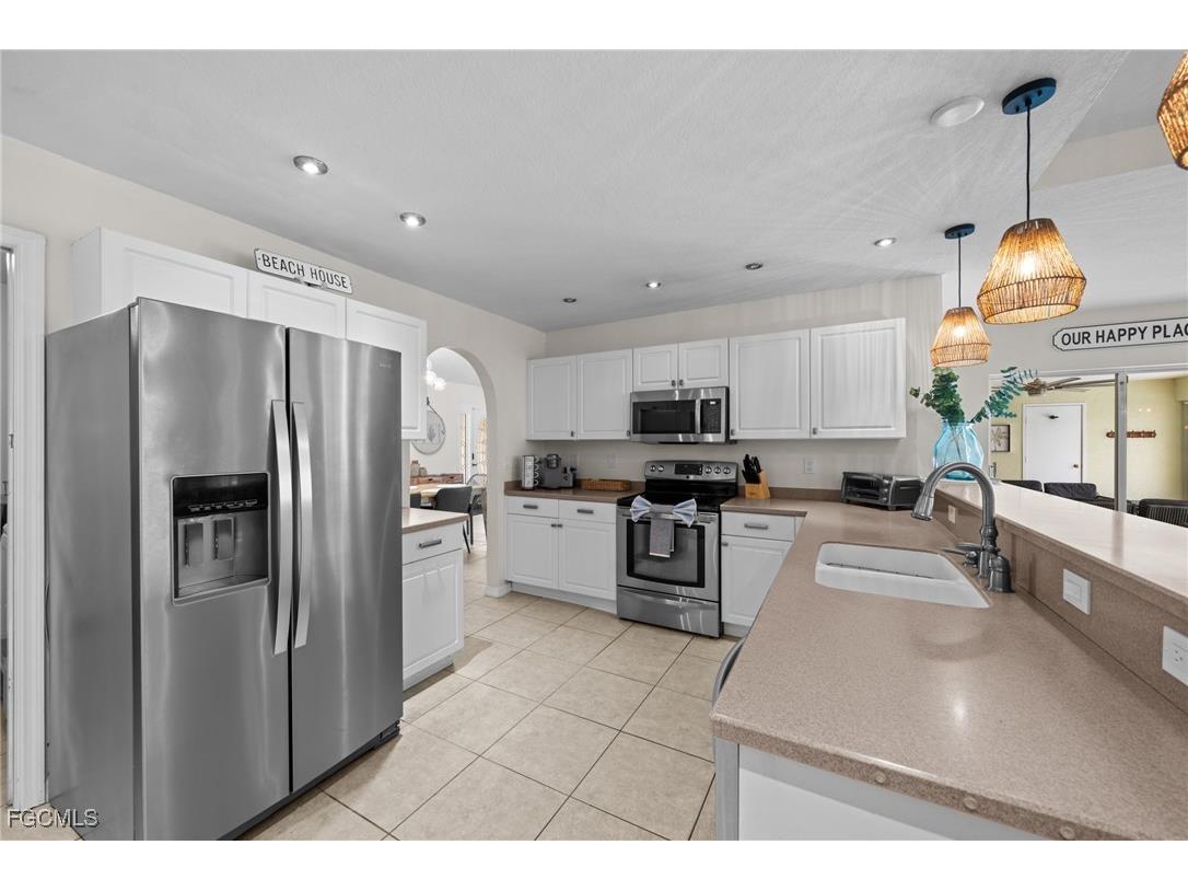 1309 SE 10th Terrace Cape Coral FL 33990 2025005539 image14