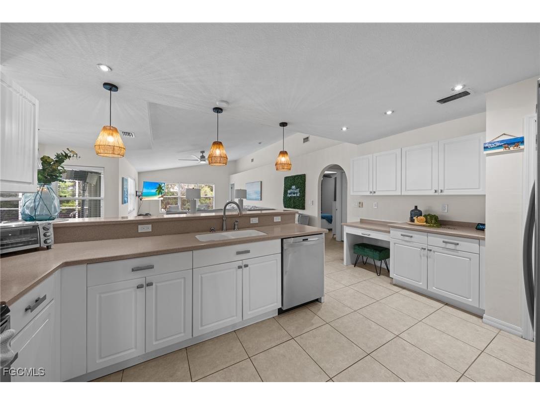 1309 SE 10th Terrace Cape Coral FL 33990 2025005539 image18