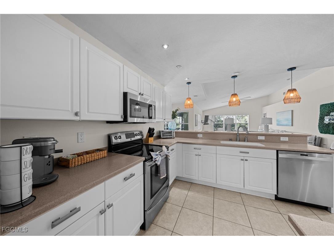 1309 SE 10th Terrace Cape Coral FL 33990 2025005539 image19