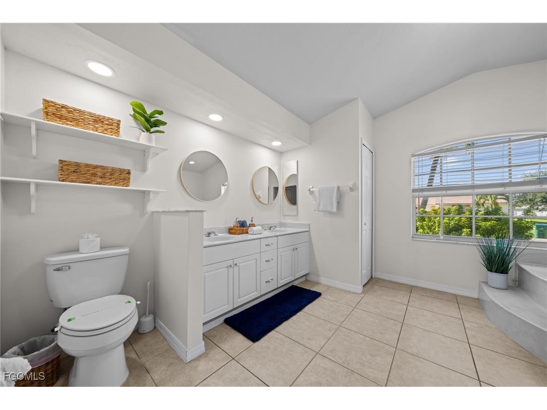 1309 SE 10th Terrace Cape Coral FL 33990 2025005539 image31