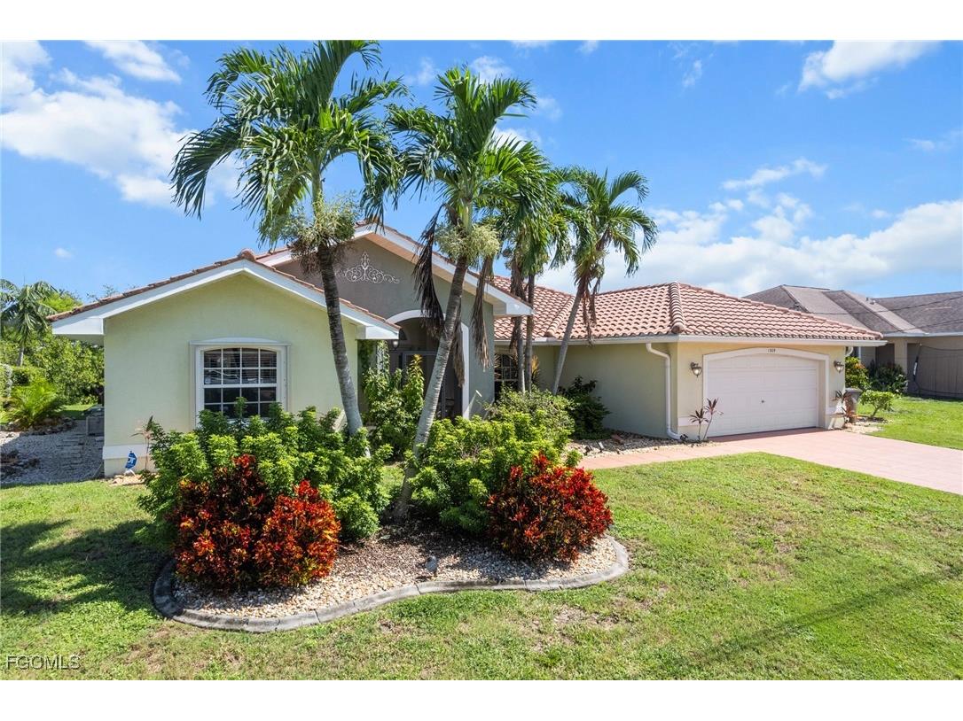 1309 SE 10th Terrace Cape Coral FL 33990 2025005539 image38