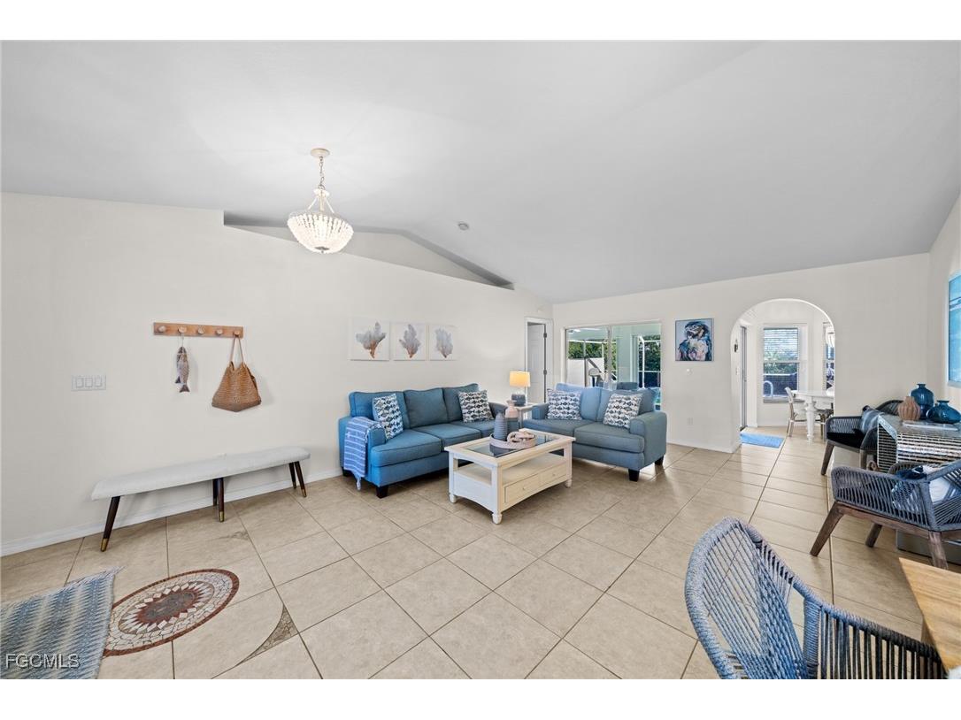 1309 SE 10th Terrace Cape Coral FL 33990 2025005539 image6