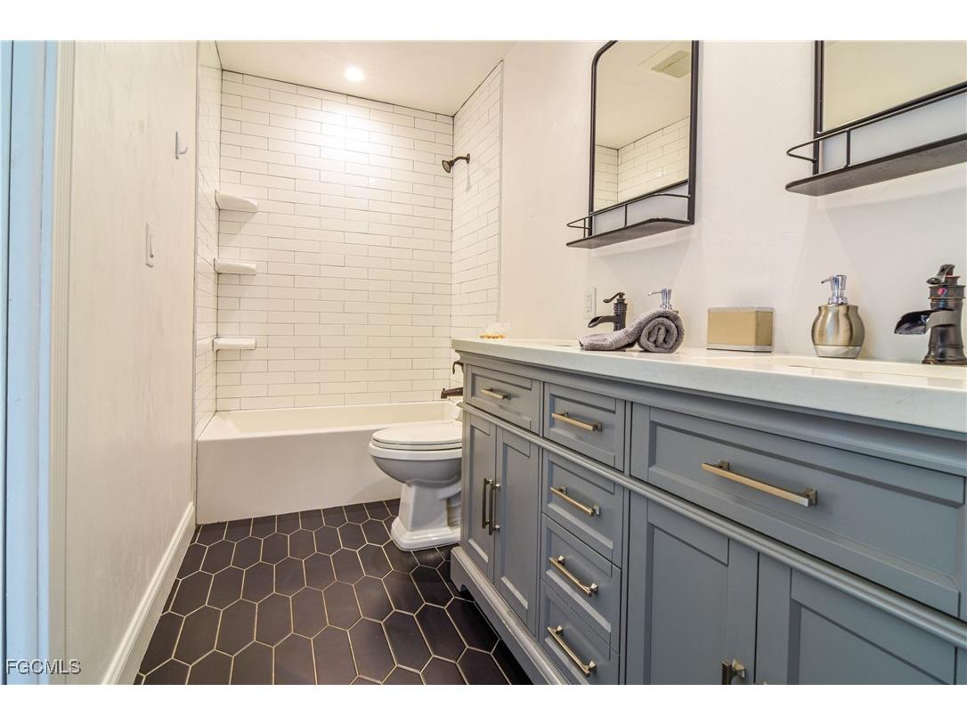 13091 Orange River Boulevard Fort Myers FL 33905 2025017432 image31