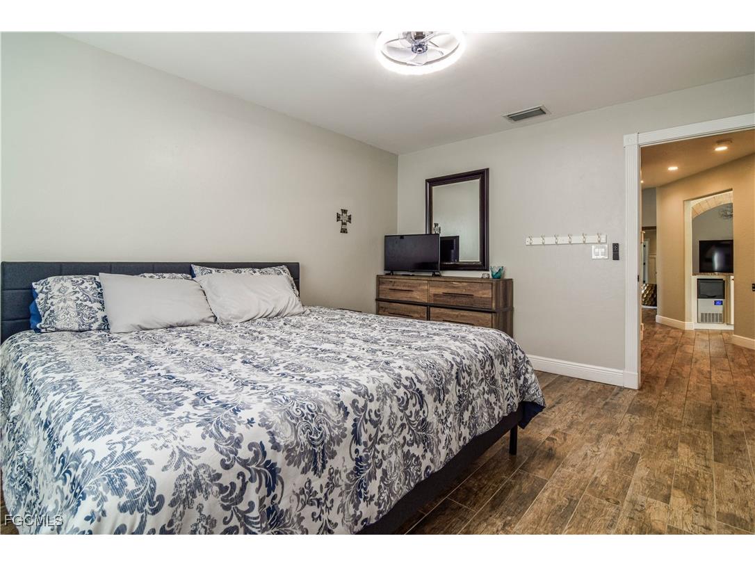 13091 Orange River Boulevard Fort Myers FL 33905 2025017432 image36