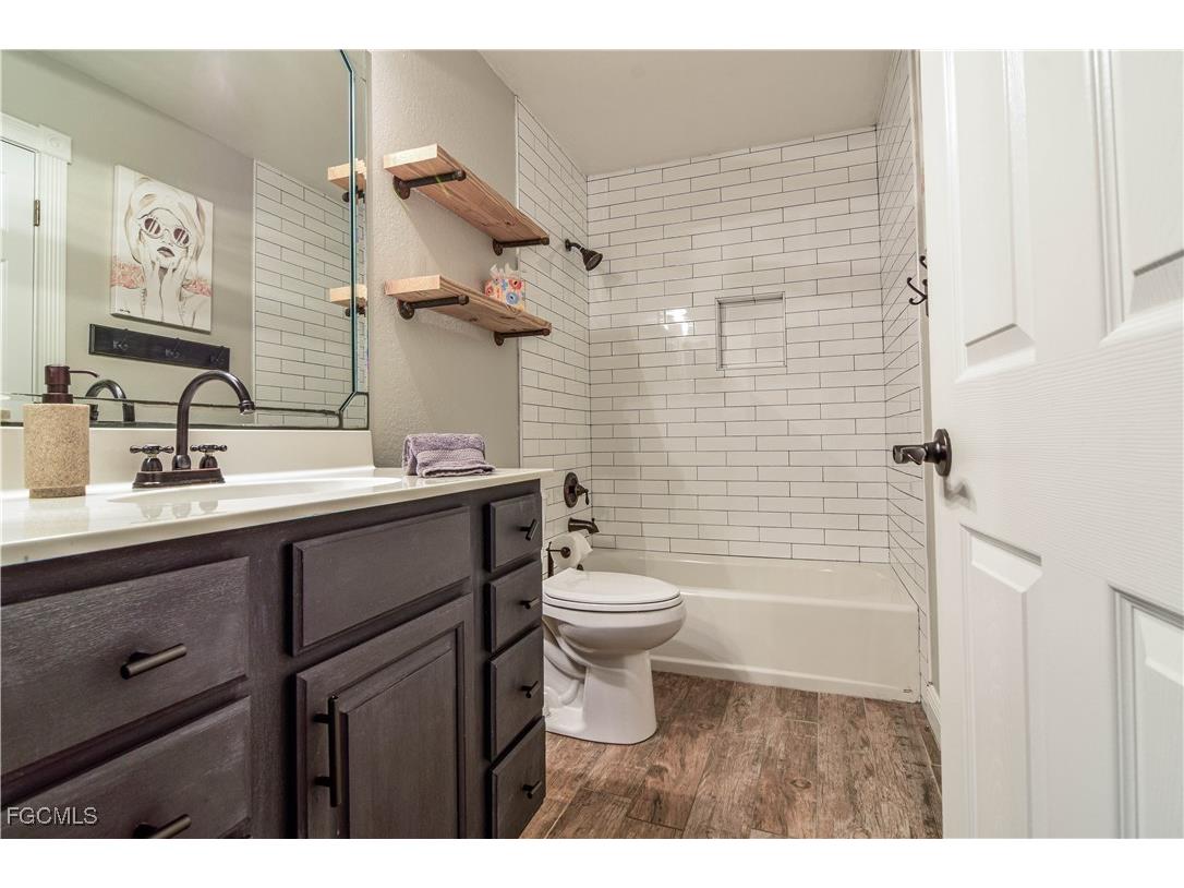 13091 Orange River Boulevard Fort Myers FL 33905 2025017432 image38