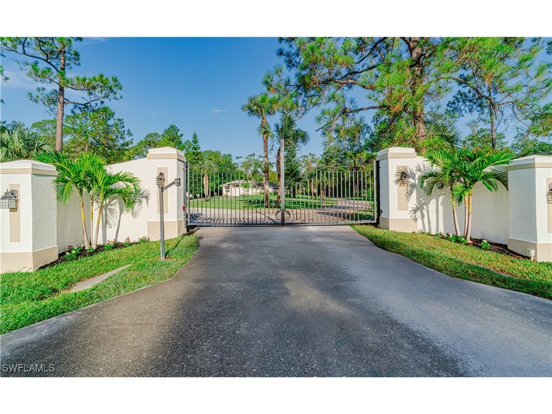 131 25th Street SW Naples FL 34117 225065668 image1