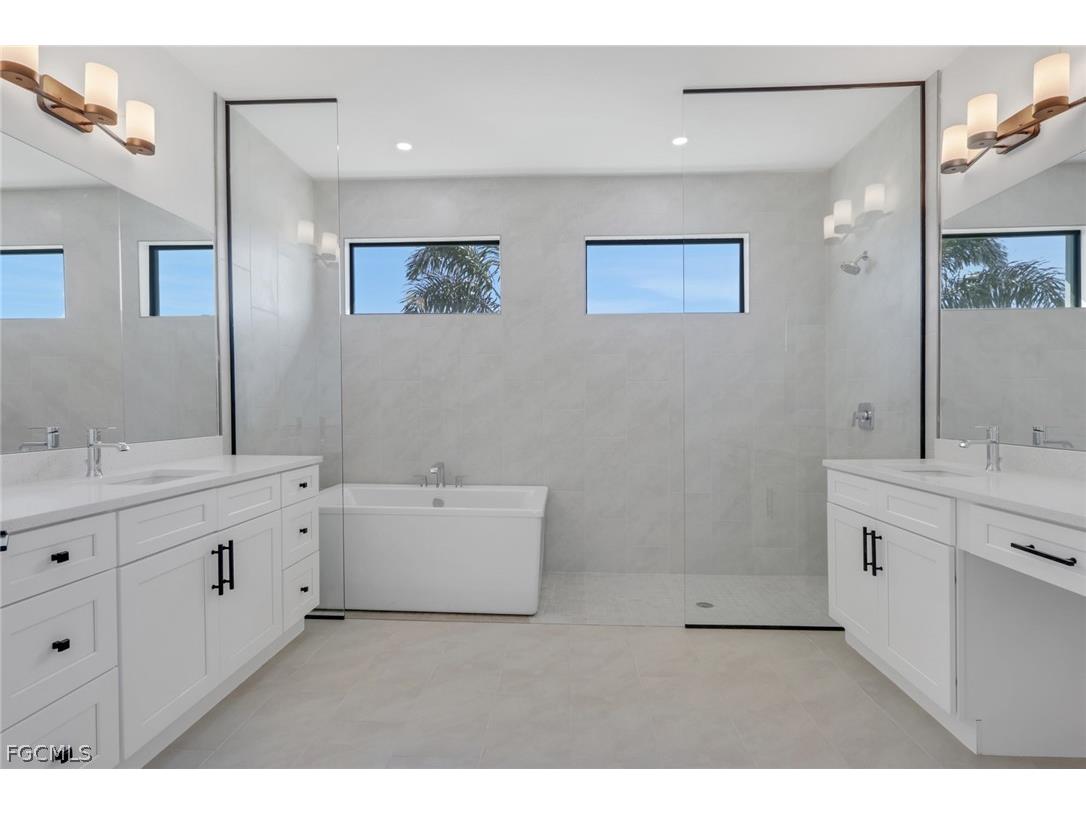 131 NW 7th Terrace Cape Coral FL 33993 2025009257 image13