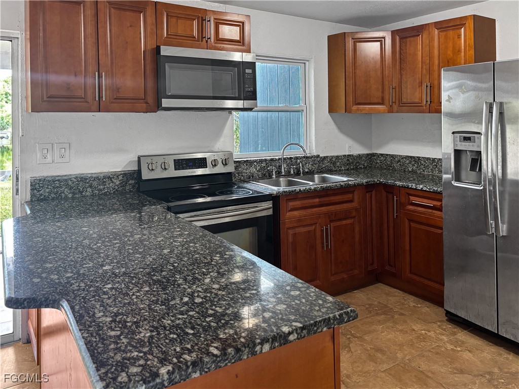 131 Schneider Drive Fort Myers FL 33905 2025013948 image3