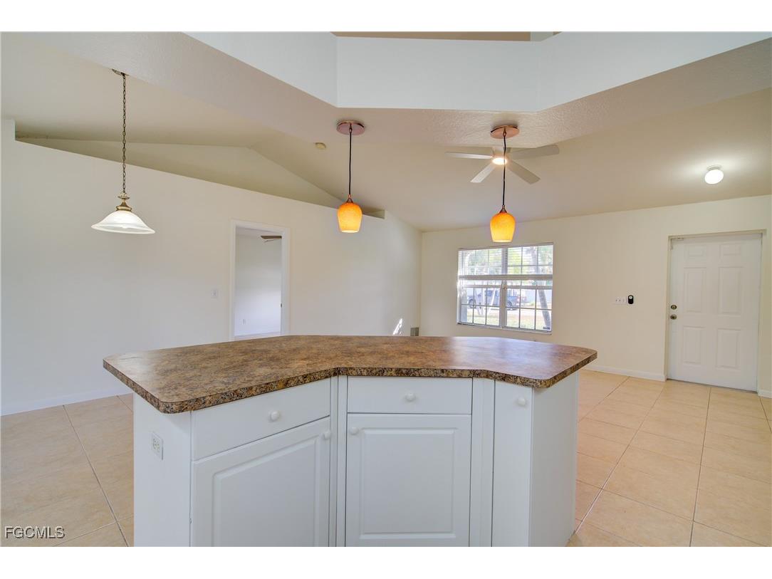 1310 NE 2nd Place Cape Coral FL 33909 2025022372 image11
