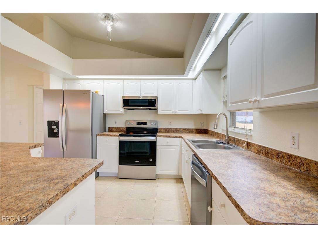 1310 NE 2nd Place Cape Coral FL 33909 2025022372 image13