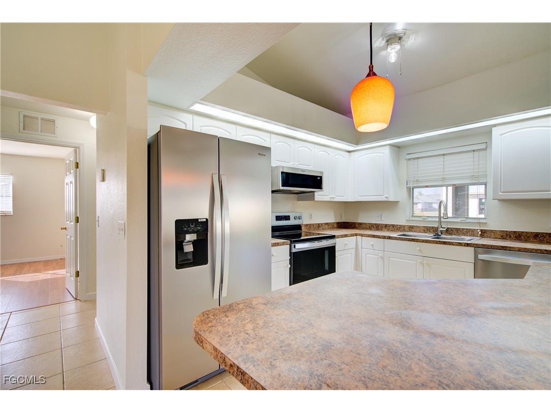 1310 NE 2nd Place Cape Coral FL 33909 2025022372 image14