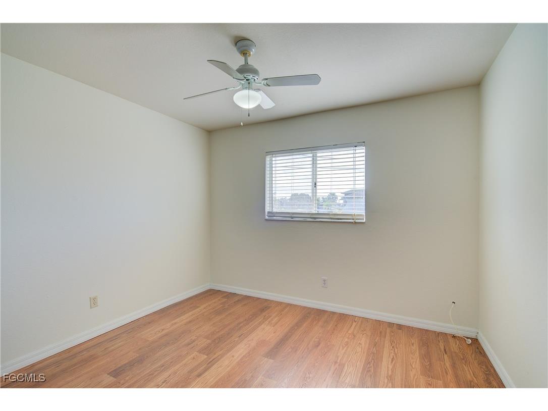 1310 NE 2nd Place Cape Coral FL 33909 2025022372 image16