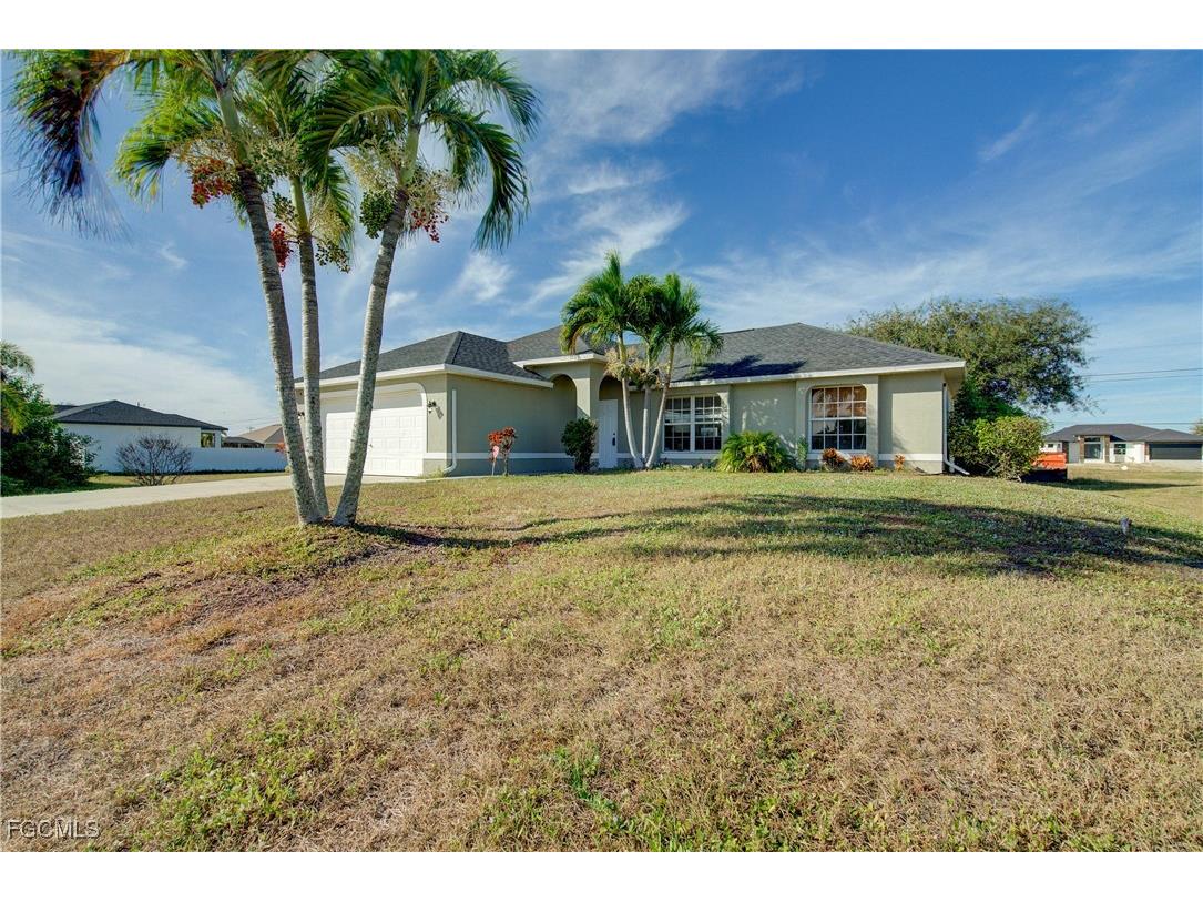 1310 NE 2nd Place Cape Coral FL 33909 2025022372 image2
