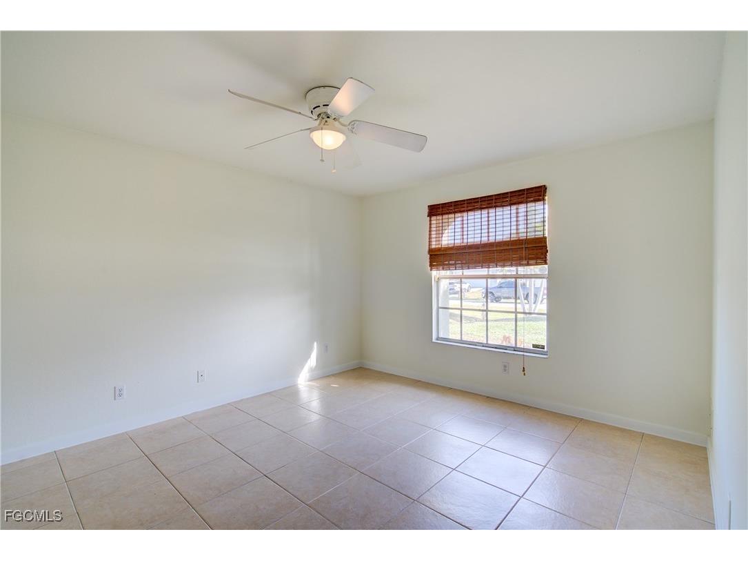 1310 NE 2nd Place Cape Coral FL 33909 2025022372 image22