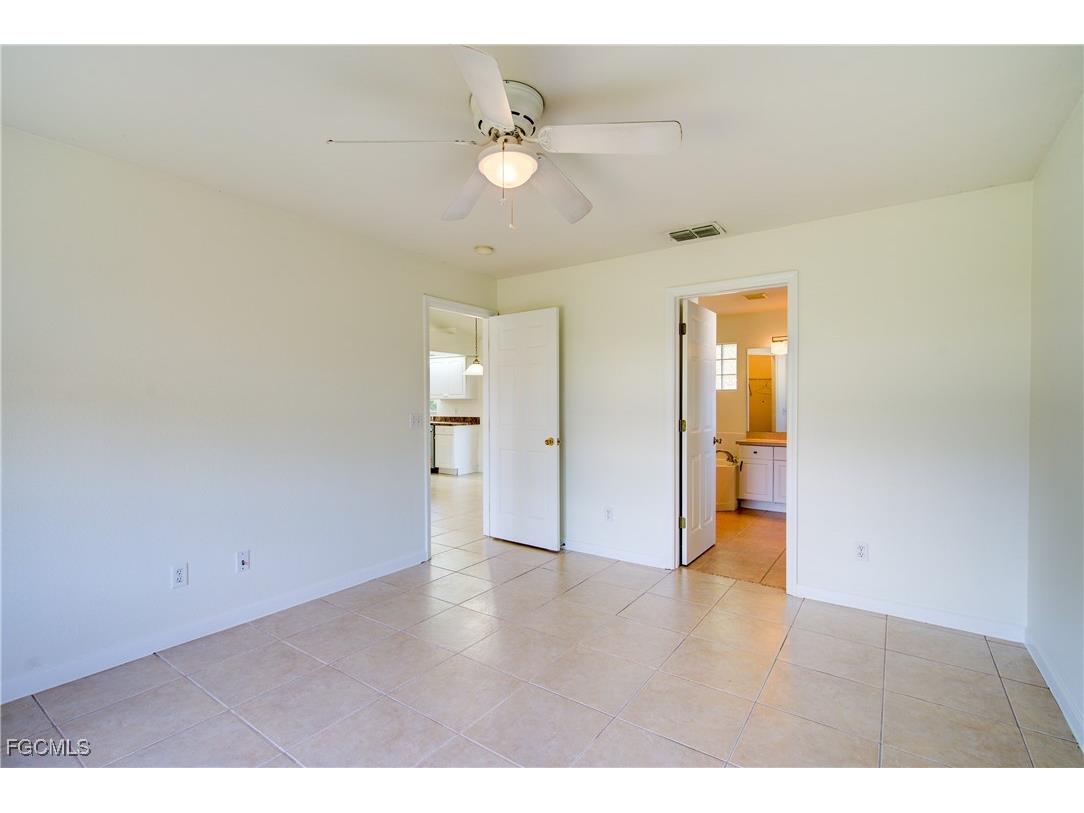 1310 NE 2nd Place Cape Coral FL 33909 2025022372 image23