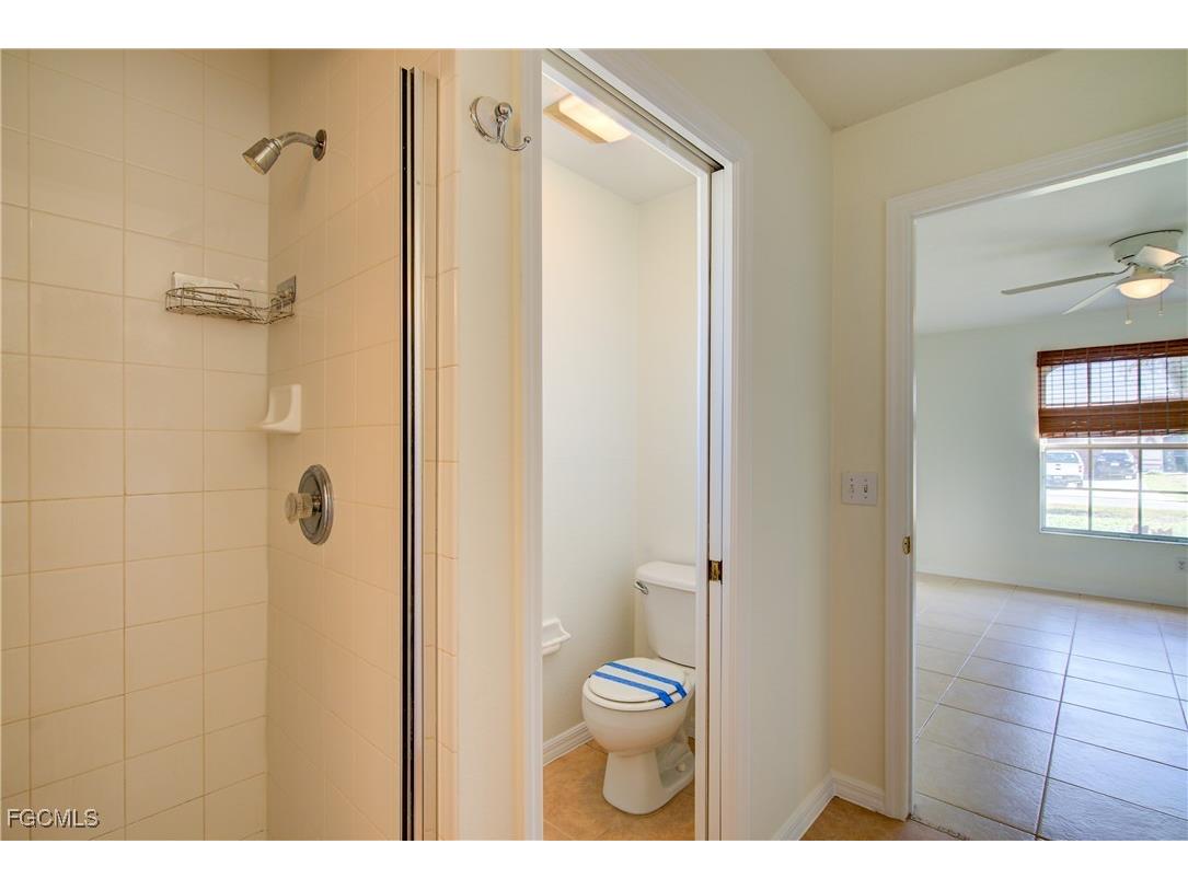 1310 NE 2nd Place Cape Coral FL 33909 2025022372 image26