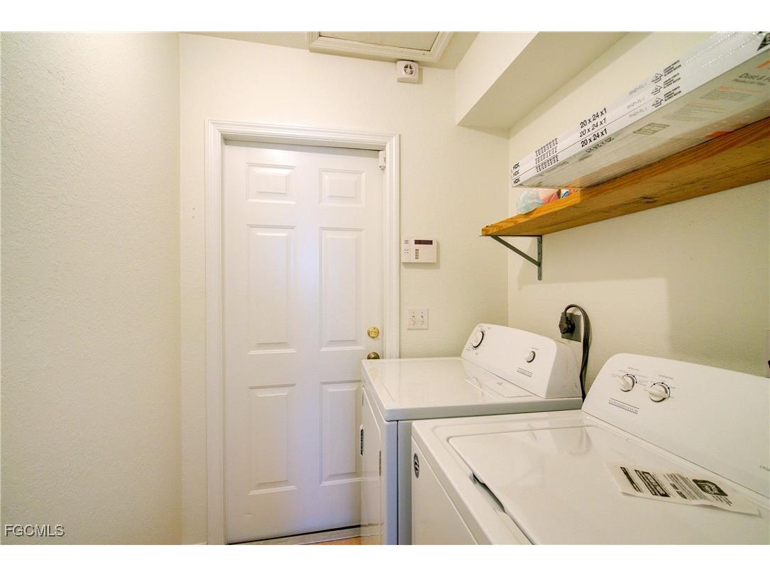 1310 NE 2nd Place Cape Coral FL 33909 2025022372 image27