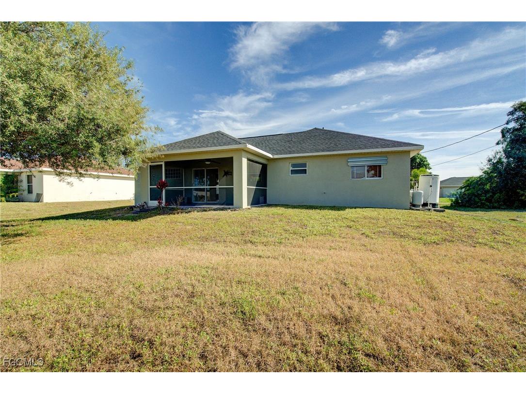 1310 NE 2nd Place Cape Coral FL 33909 2025022372 image29